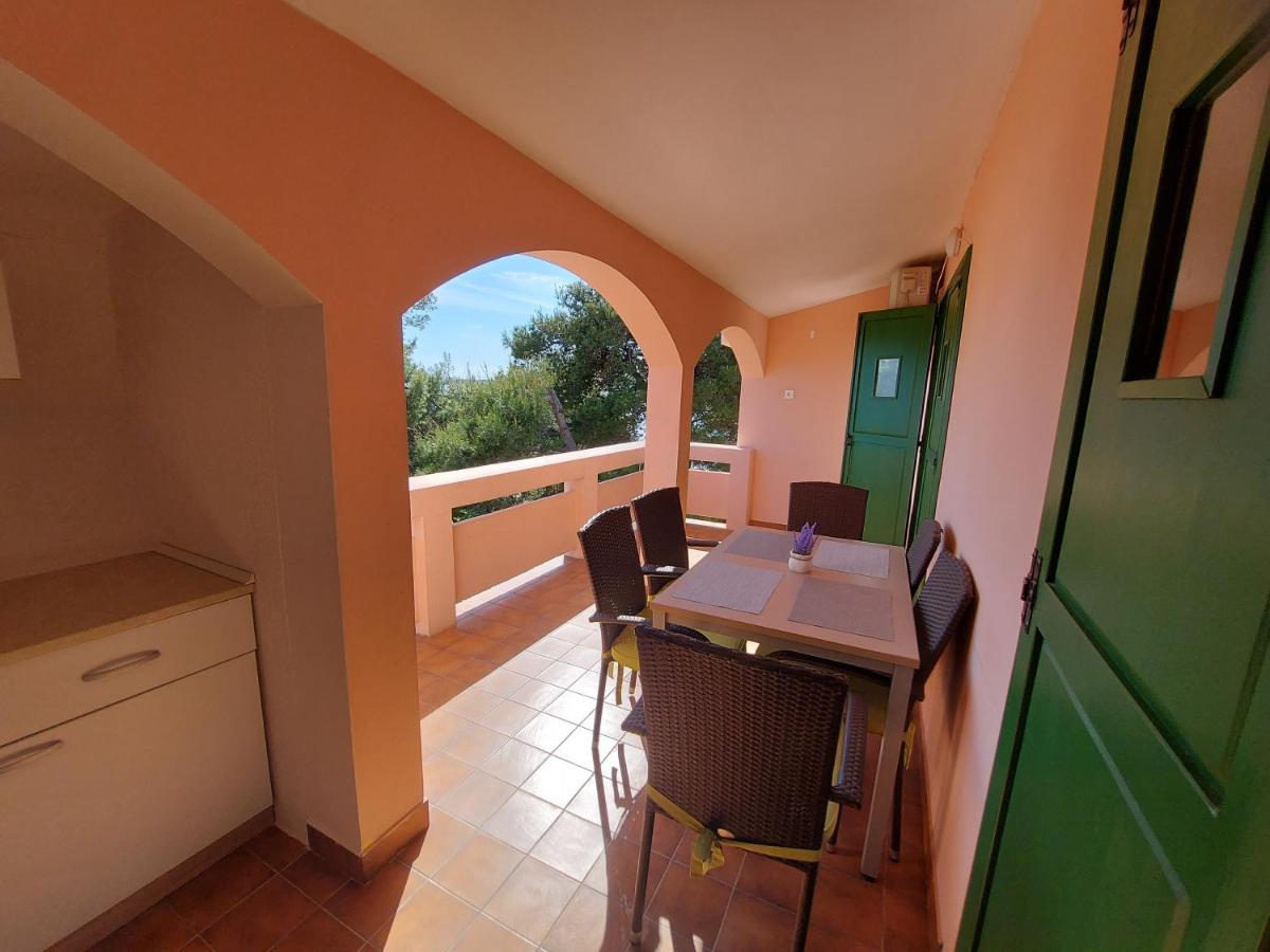 Villa Matea - วีร์ ภายนอก รูปภาพ